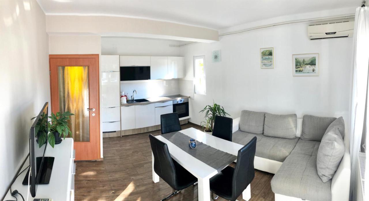 Apartments & Rooms Formenti Skradin Exterior foto