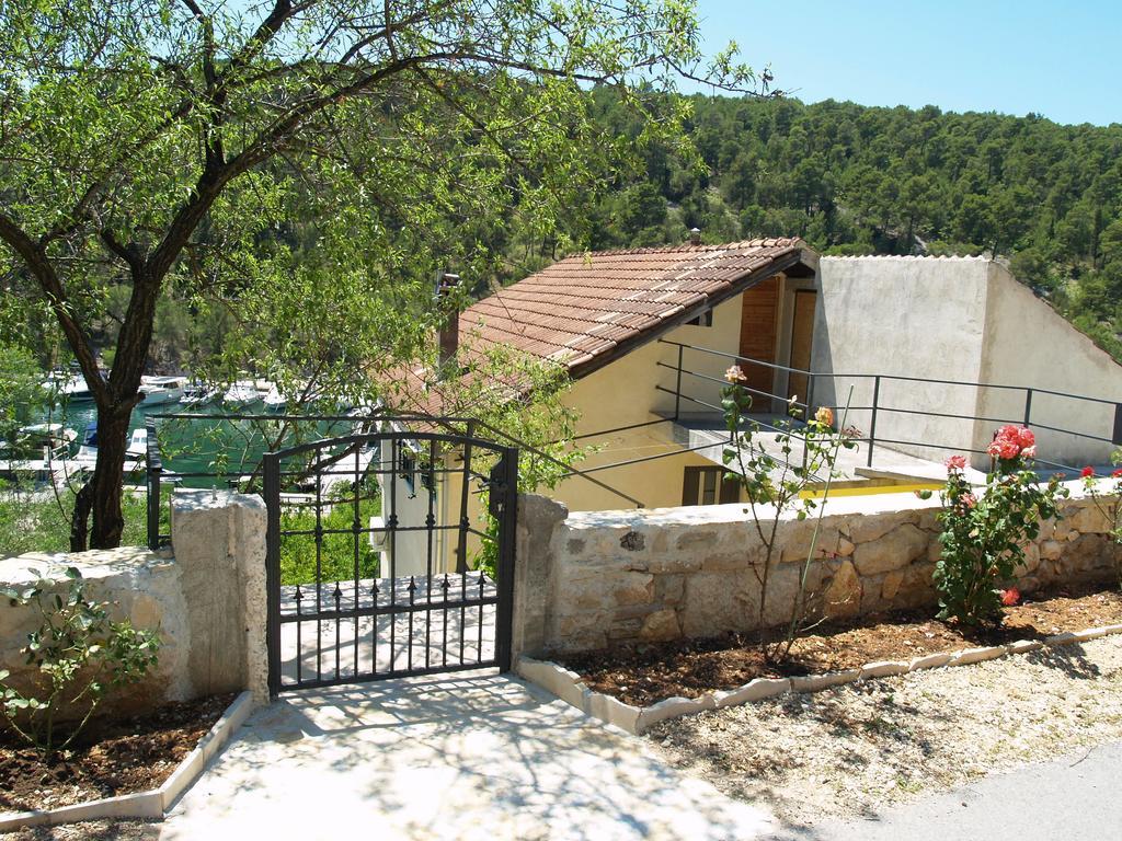 Apartments & Rooms Formenti Skradin Exterior foto